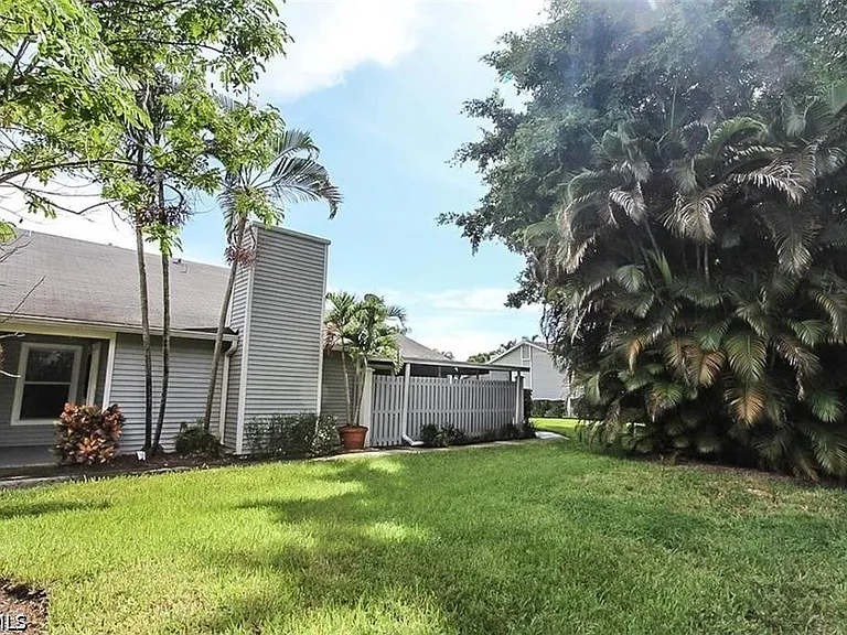 6220 Timberwood Cir #122 — Photo 5