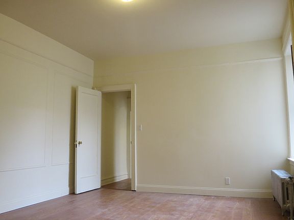 5th image of 446 Kingston Ave APT E8