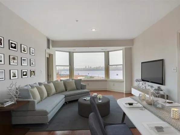 20 Avenue At Port Imperial image 1 of 35