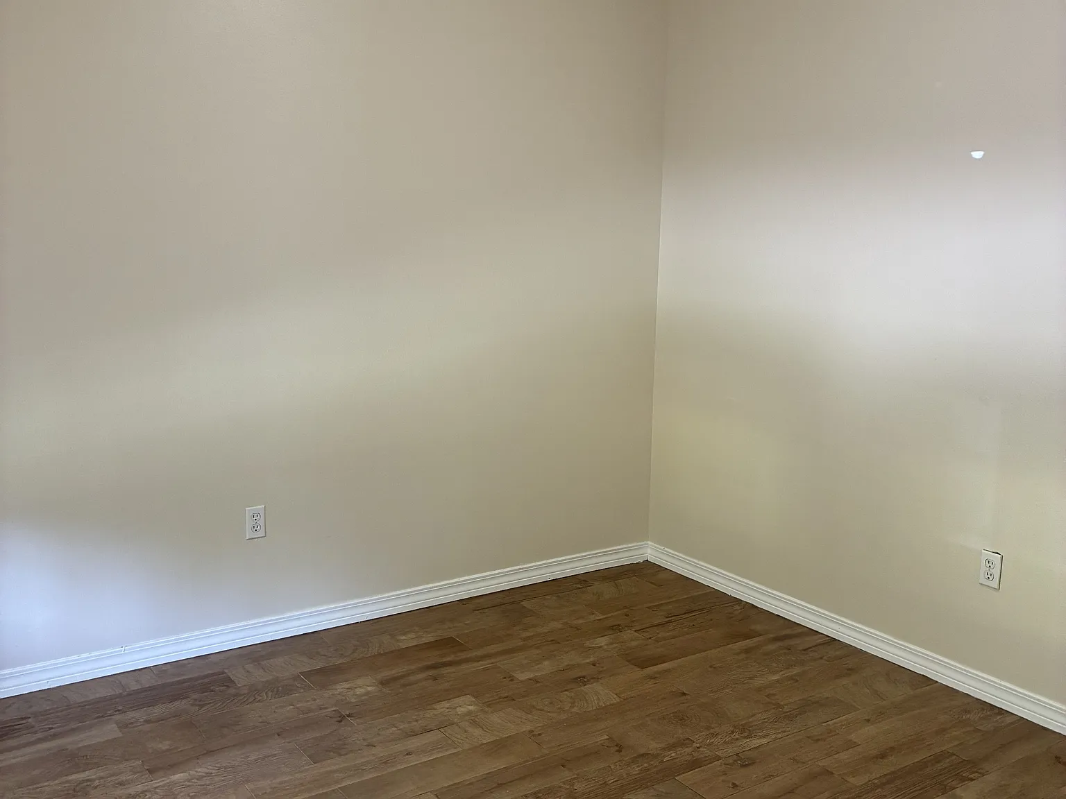 6027 E Newton st - 1 — Photo 2
