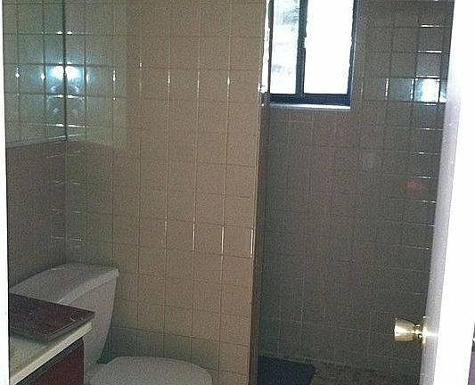 3rd image of 186 N Fernwood Ave
