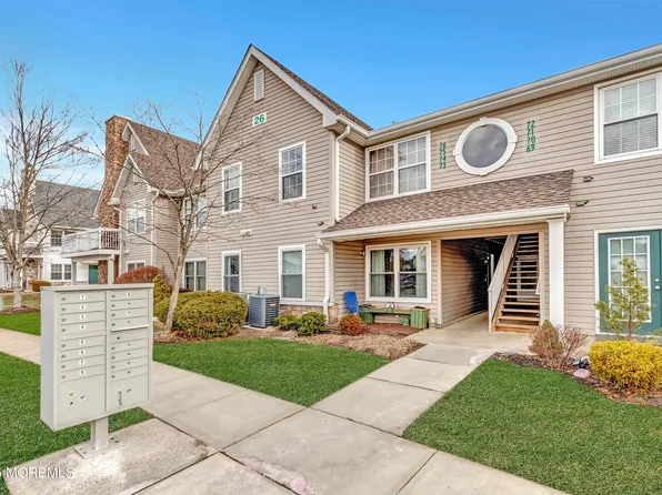 73 Des Moines Court, Tinton Falls, NJ 07712