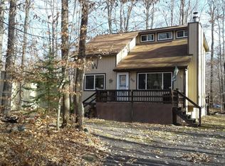 300 Wyomissing Dr, Pocono Lake, PA 18347