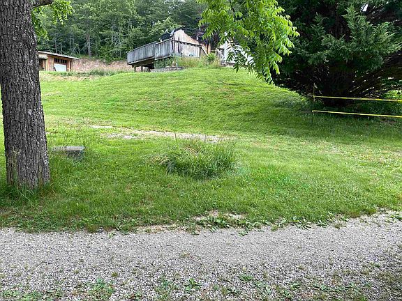 3rd image of 1320 Cranberry Ln