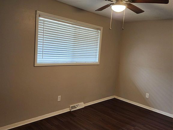 4th image of 4907 Highlake Dr #53