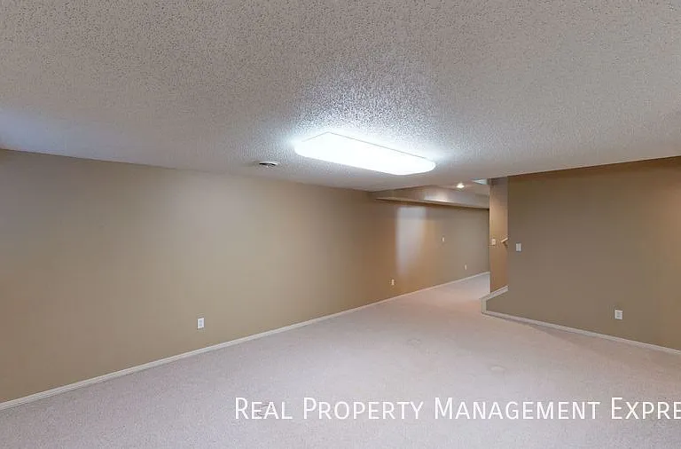 305 E Pine Lake Dr — Photo 32