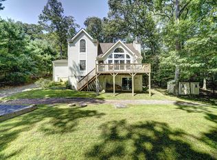 132 Upper Lakeview Dr, Hawley, PA 18428