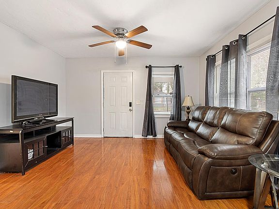 4th image of 861 Bunker Hill Blvd