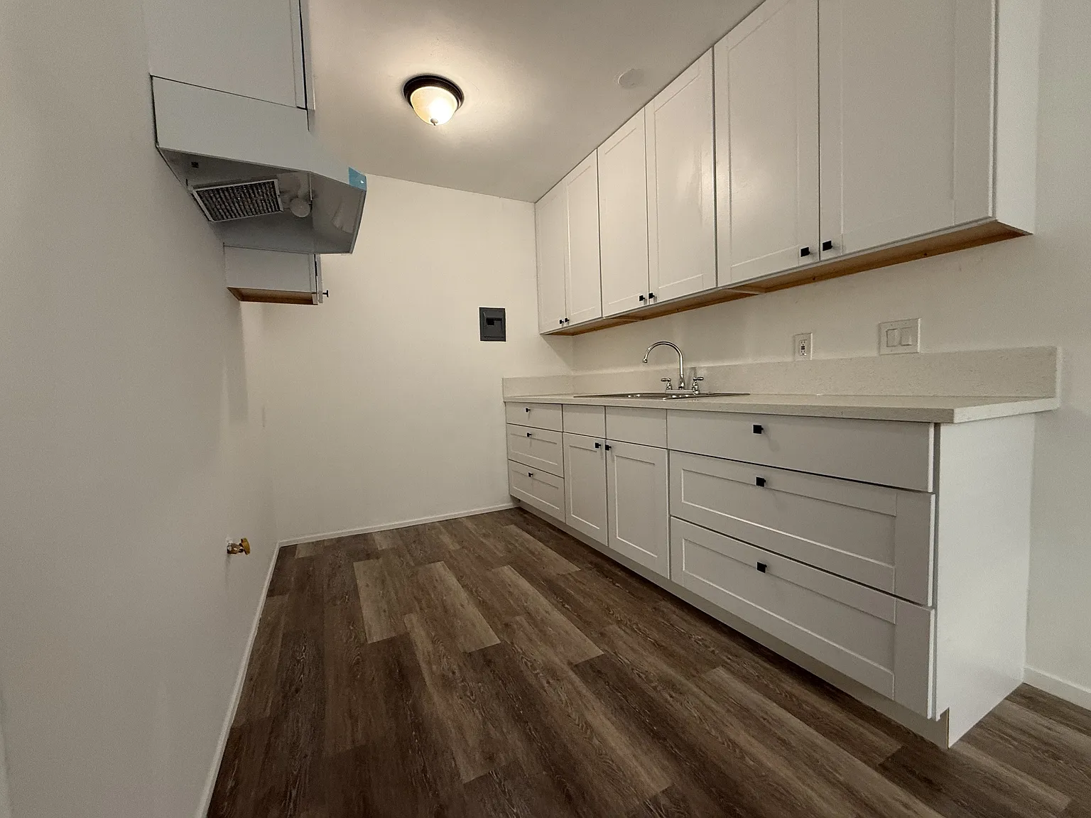15319 S White Ave — Photo 2