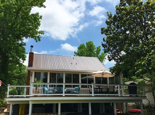 408 Beach Dr, Edgewater, MD 21037