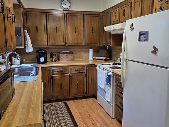 2nd image of 207 Campbell Rd