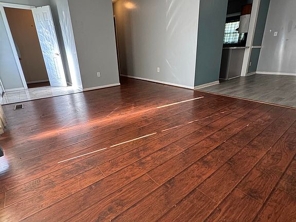 4th image of 1206 Beaufort Cir