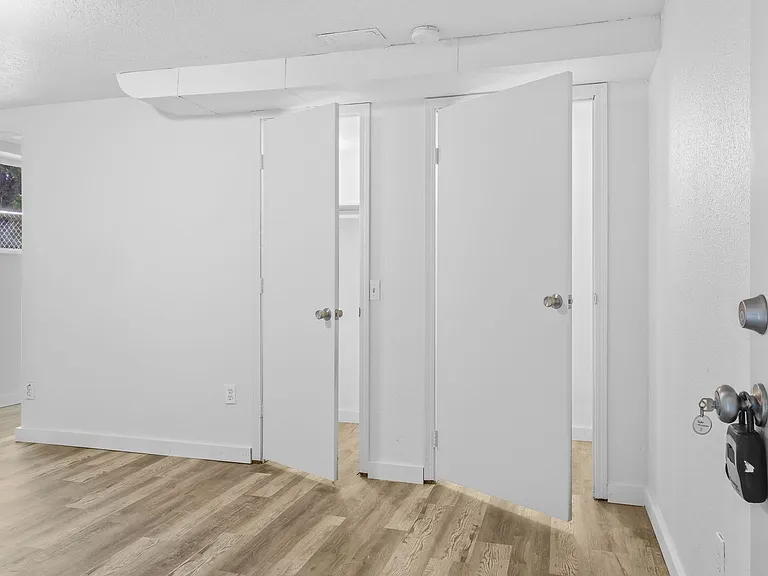 7684 N Vancouver Ave — Photo 8