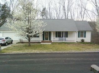 636 Rock House Rd, Kodak, TN 37764