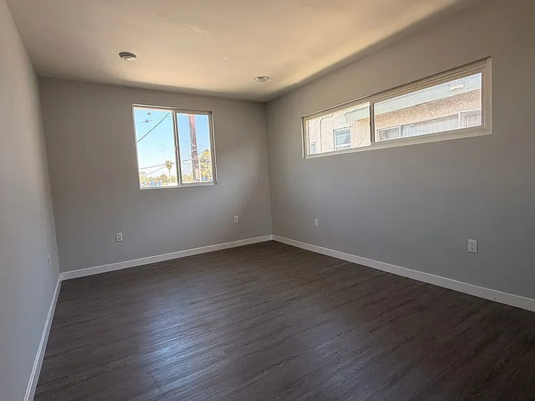 3920 Hillcrest Dr — Photo 13
