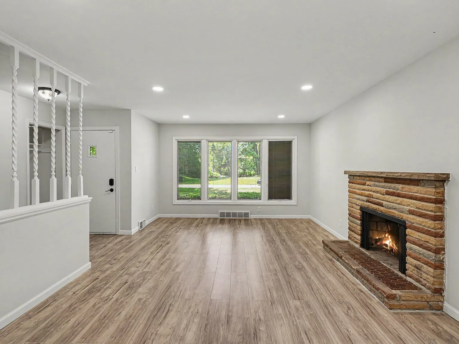 3 bed, 1560 sqft, $2,500 — Photo 2