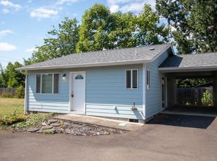 815 S 6th St, Cottage Grove, OR 97424