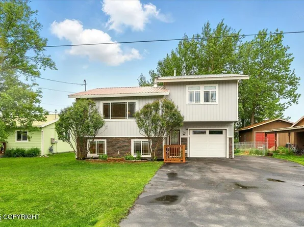 664 E Auklet Ave, Palmer, AK 99645