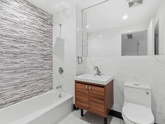 4th image of 501 Myrtle Ave APT 3A