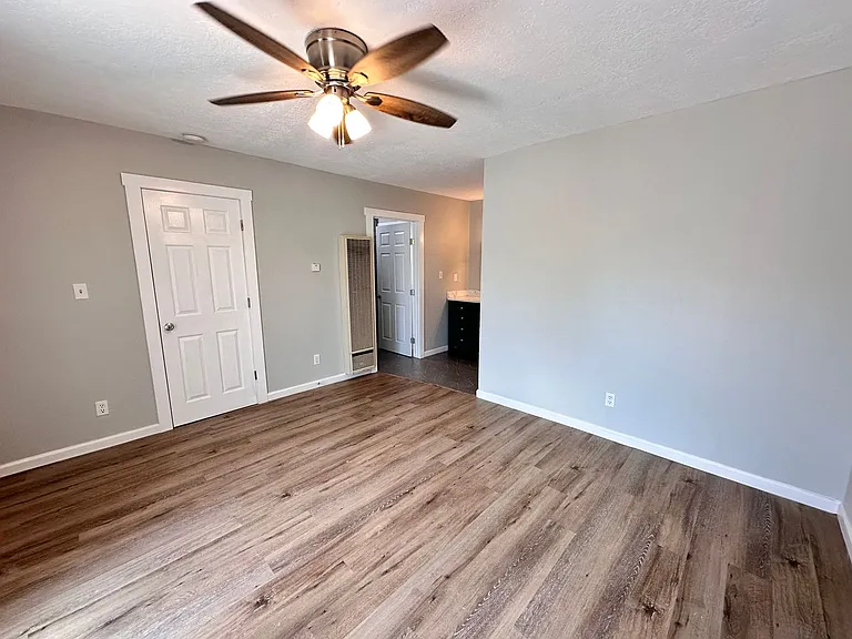 2120 La Veta Dr NE — Photo 20
