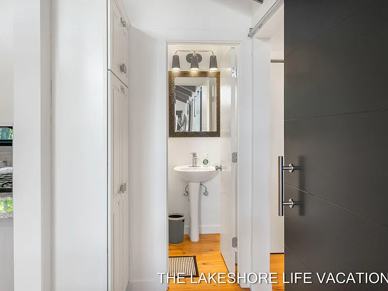3892 Lakeridge Dr — Photo 13