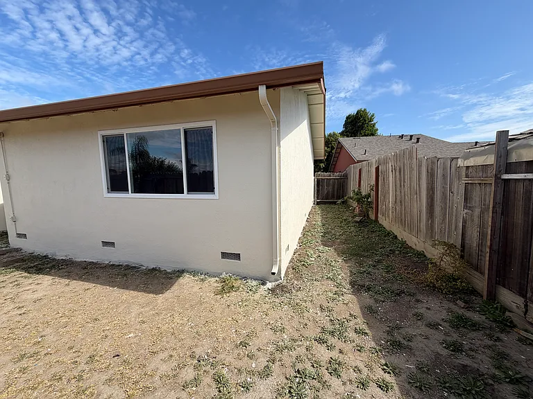 635 Seneca Pl — Photo 18