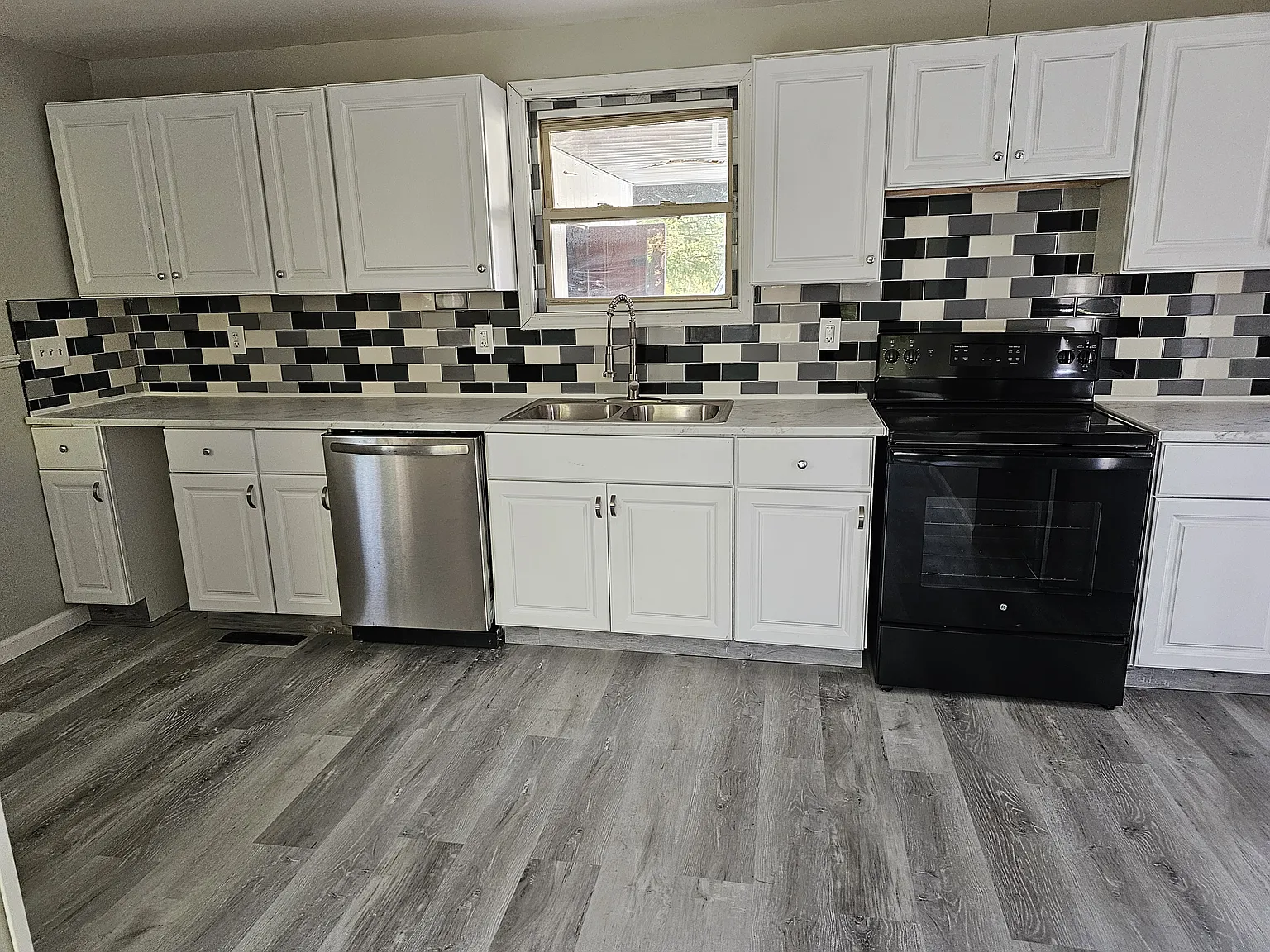 1732 Layton Dr — Photo 4