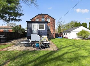 5918 Cardwell St, Garden City, MI 48135