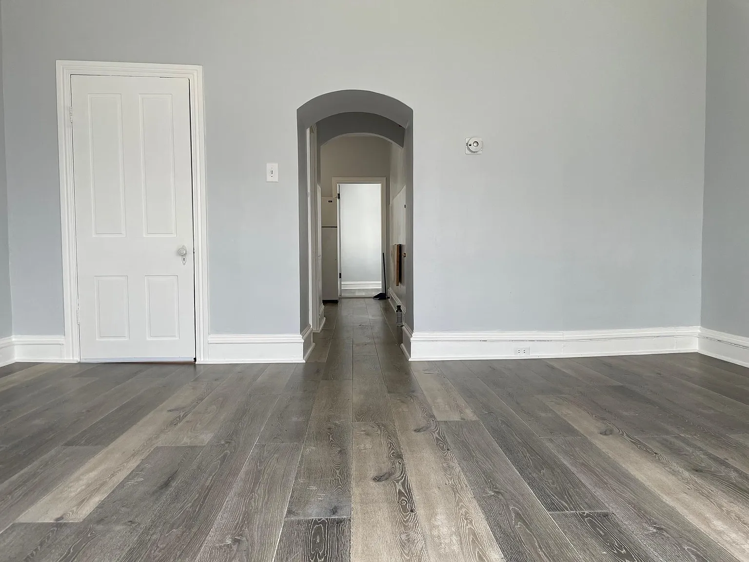 207 Green Ln — Photo 2