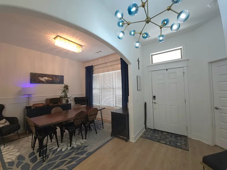 1574 Pershing St — Photo 5