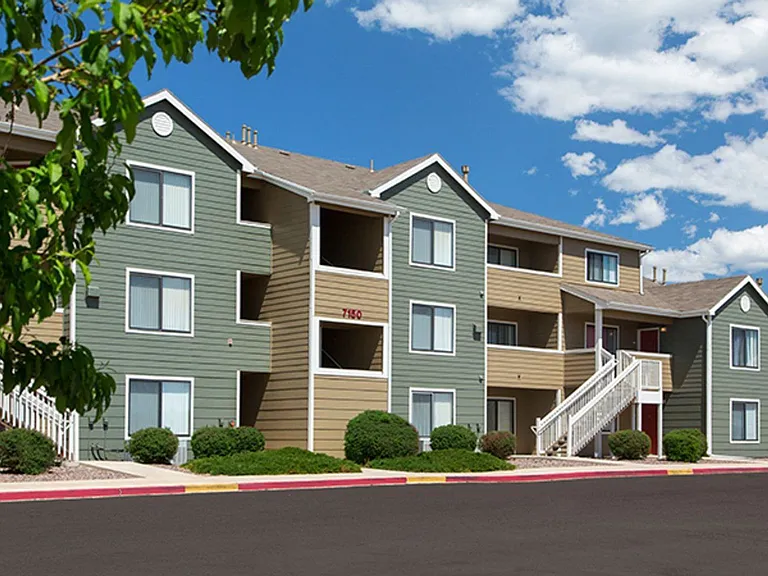 Constitution Square Apartments — Photo 13