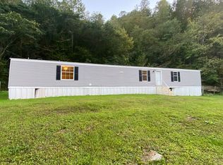 22099 Card Mountain Rd, Mouthcard, KY 41548