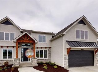 14785 Thousand Oaks Pl, Parkville, MO 64152