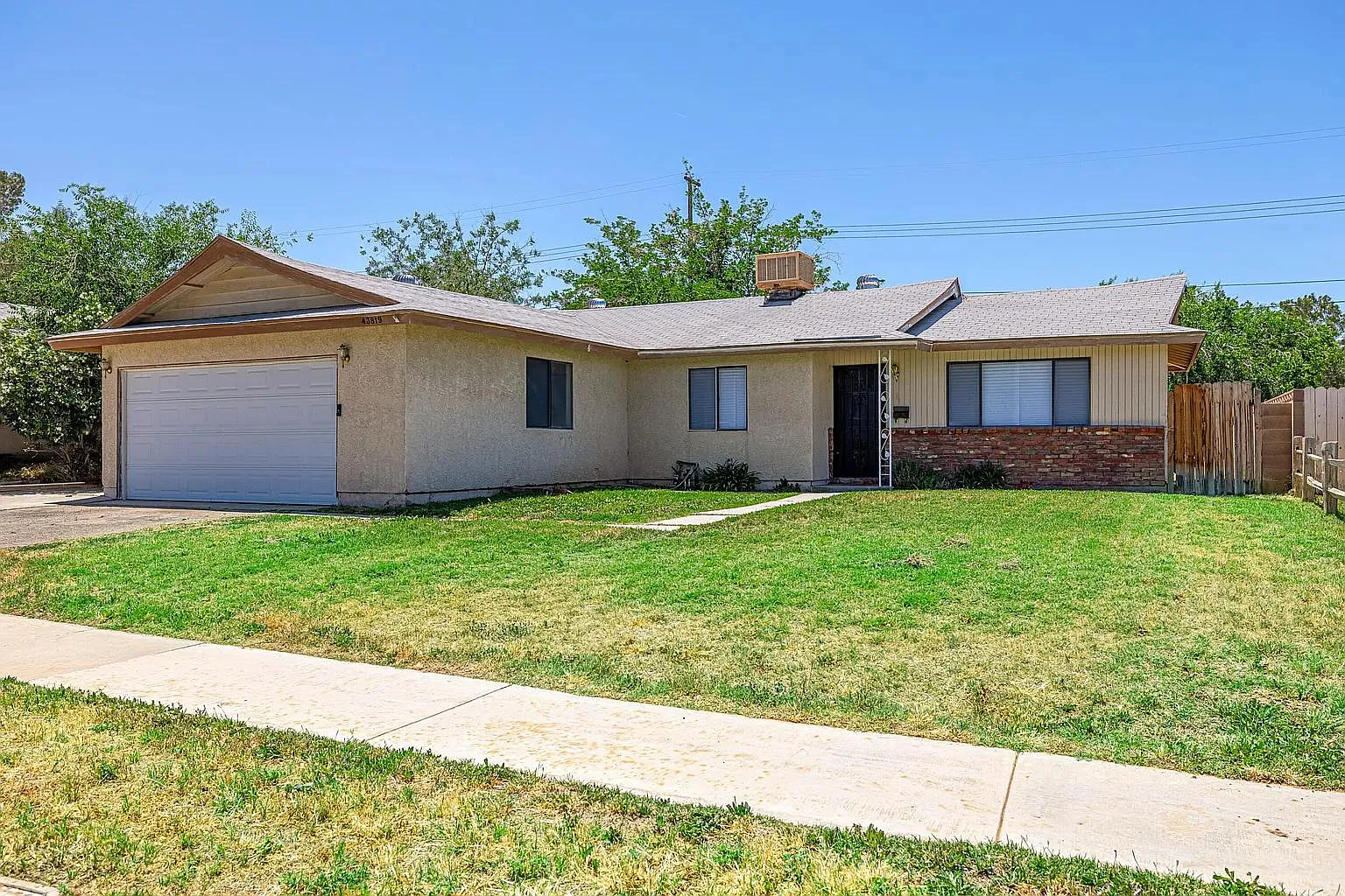 3 bed, 1071 sqft, $2,750 — Photo 1