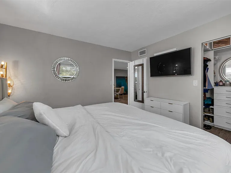 611 NE 14th Ave #306 — Photo 12