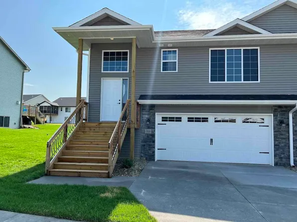 708 Hillside Dr, Tiffin, IA 52340