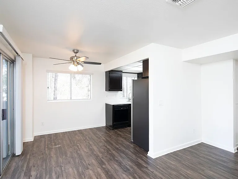 Bonita Heights Apartments — Photo 27