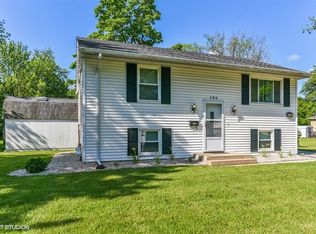 106 E Clark St, Glenwood, IL 60425