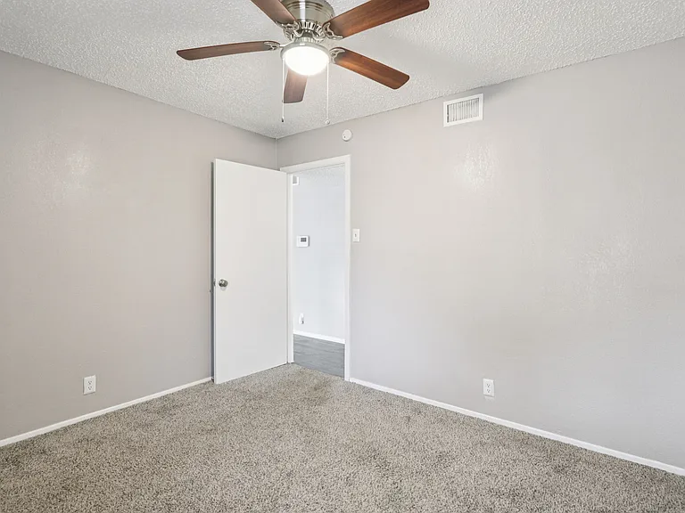 B1 - 2BD, 2BA - 920SF - Guest Bedroom