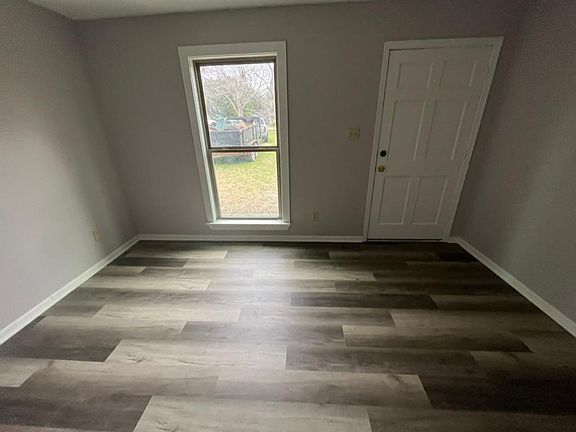 5th image of 808 Meadow Ln