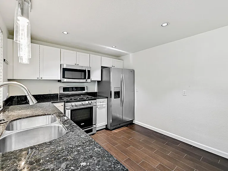 1702 Colony Creek Dr — Photo 11