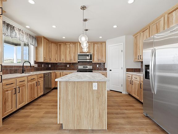 2nd image of 1661.125 E Philadelphia
