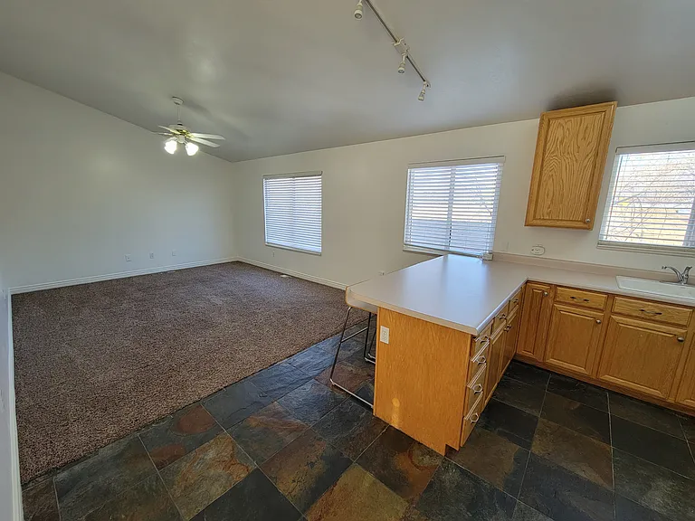 434 E Penney Ave — Photo 5