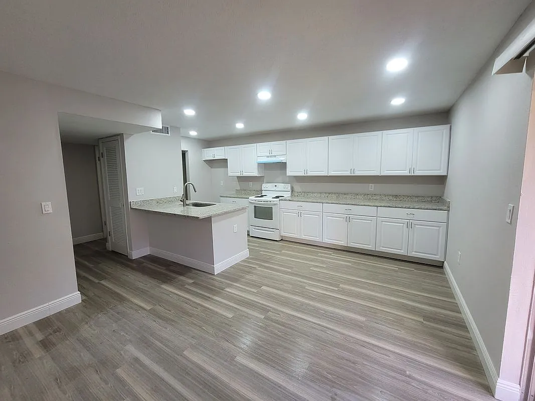 1160 Calle Del Norte — Photo 4