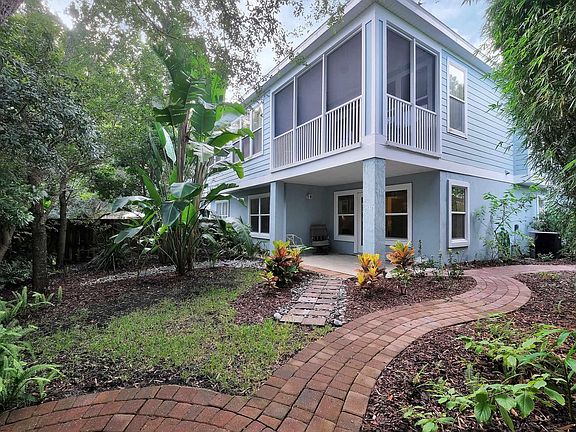 2nd image of 165 Sunset Cir N