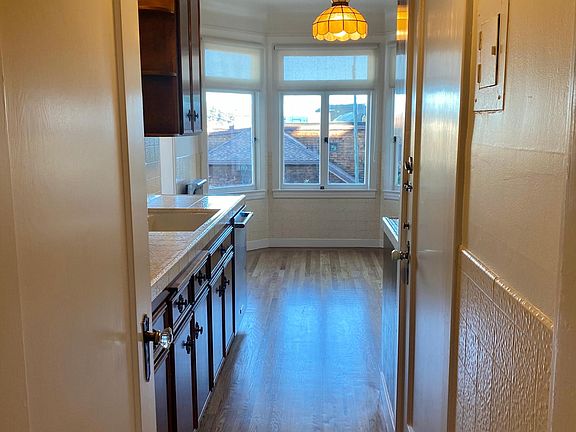 5th image of 1955 Jones St APT 2
