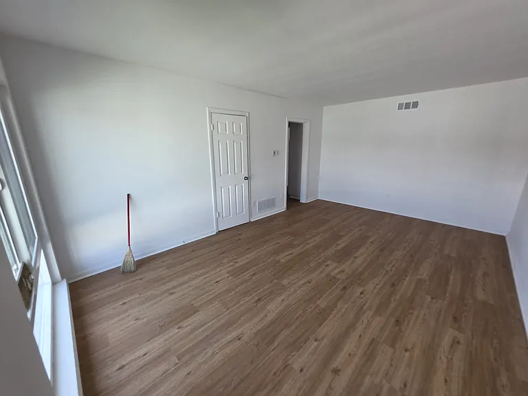 718 S Barclay Ave — Photo 15