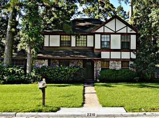2210 Lexington Woods Dr, Spring, TX 77373