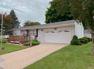 104 9th Pl NE, Hampton, IA 50441