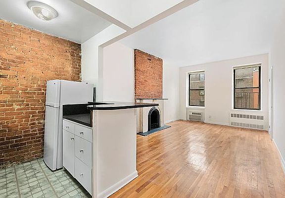 4th image of 357 E 50th St APT 3A